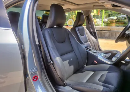 Volvo S60 D2 2015 4