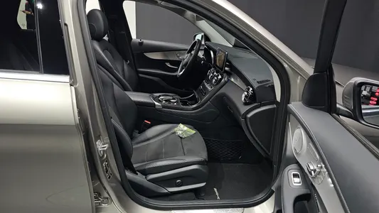 Mercedes-Benz GLC-Class X253 GLC300 4MATIC AMG Line 2019 26