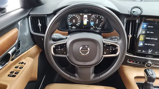 Volvo S90 T5 2019 13