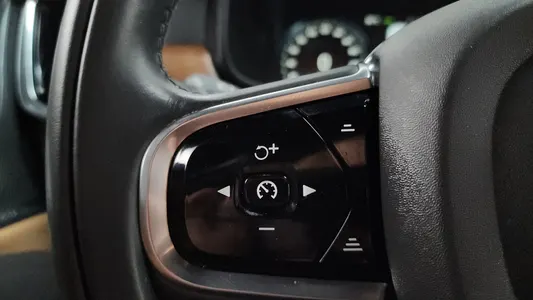 Volvo S90 T5 2019 14