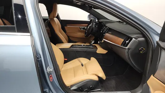 Volvo S90 T5 2019 26