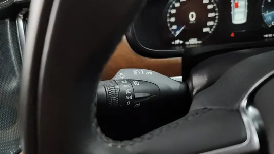 Volvo S90 T5 2019 27