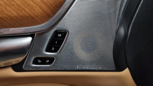Volvo S90 T5 2019 29