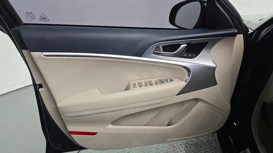 Genesis G70 2.5T 4WD 2023 24