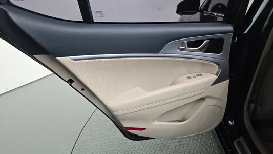 Genesis G70 2.5T 4WD 2023 25