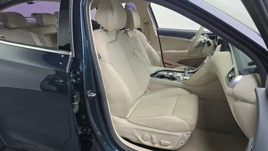 Genesis G70 2.5T 4WD 2023 26
