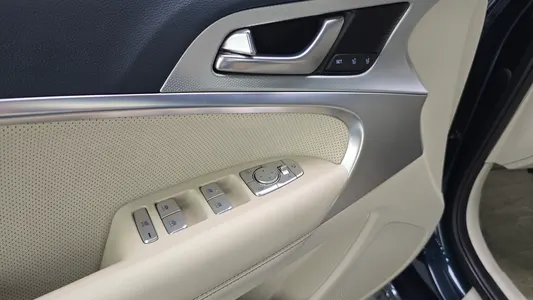 Genesis G70 2.5T 4WD 2023 28