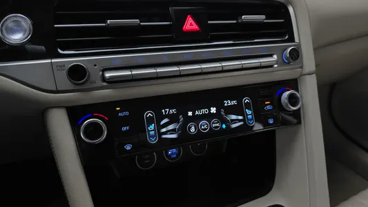 Genesis G70 2.5T 4WD 2023 30