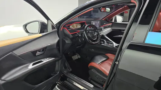 Peugeot 5008 2 1.6 BlueHDi GT Line 2018 10