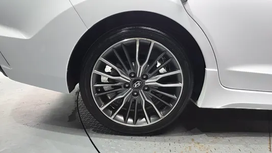 Hyundai AD 1.6 2017 5
