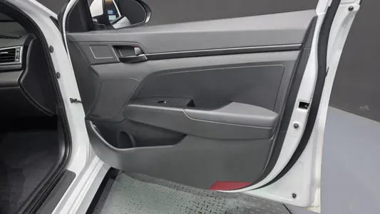 Hyundai AD 1.6 2017 25