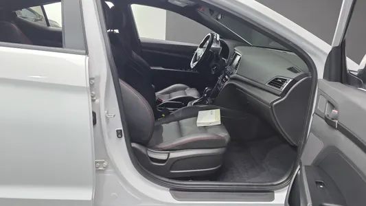 Hyundai AD 1.6 2017 27