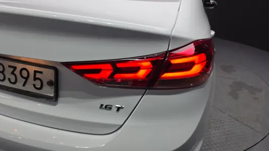 Hyundai AD 1.6 2017 24