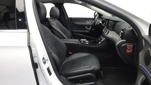 Mercedes-Benz E-Class W213 E300 2018 11