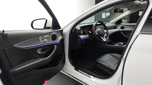Mercedes-Benz E-Class W213 E300 2018 10