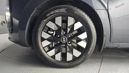 Hyundai Staria 4WD 9 2024 5