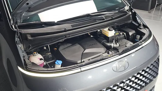 Hyundai Staria 4WD 9 2024 6