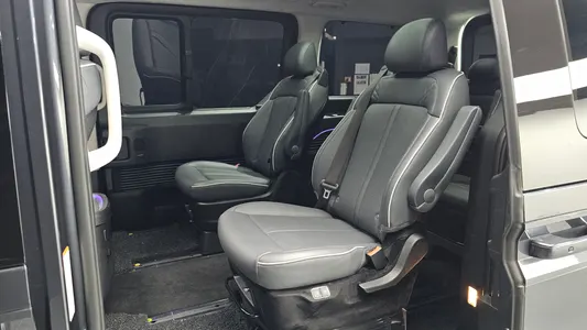 Hyundai Staria 4WD 9 2024 12