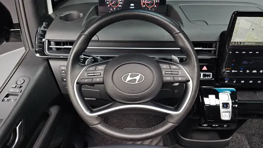 Hyundai Staria 4WD 9 2024 14
