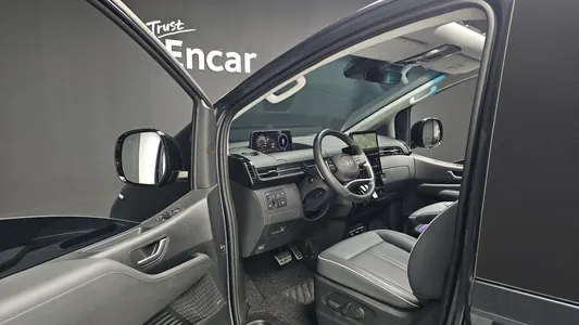 Hyundai Staria 4WD 9 2024 10