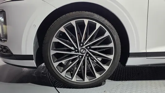 Hyundai (GN7) 2024 5