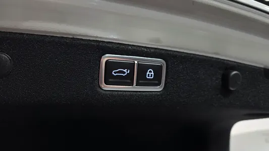 Hyundai (GN7) 2024 19