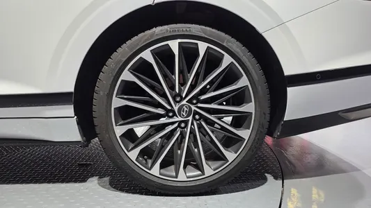 Hyundai (GN7) 2024 21