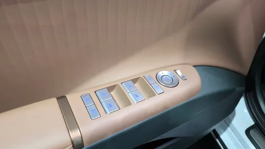 Hyundai (GN7) 2024 27