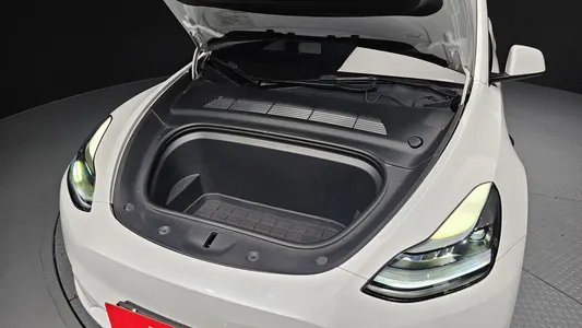 Tesla Y AWD 2022 6