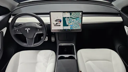 Tesla Y AWD 2022 7