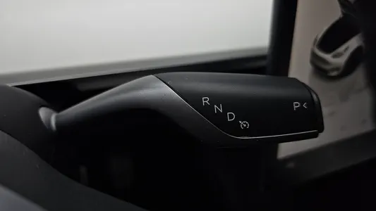 Tesla Y AWD 2022 9
