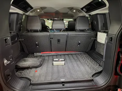 Land Rover (L663) 110 D250 SE 2024 15