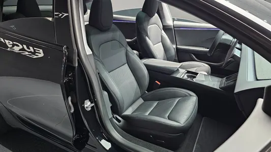 Tesla 3 RWD 2025 12