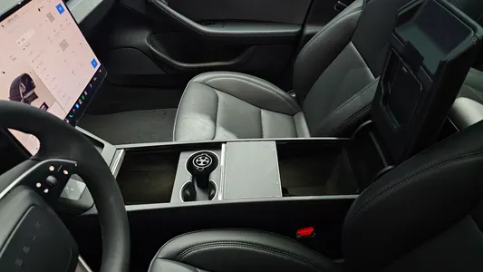 Tesla 3 RWD 2025 36