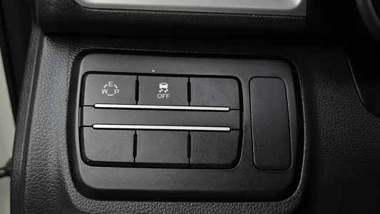 KG Mobility Tivoli VX 2WD 2016 12