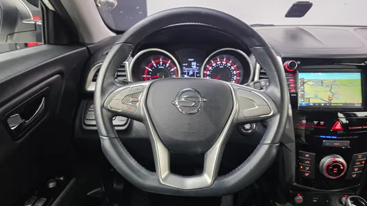 KG Mobility Tivoli VX 2WD 2016 14