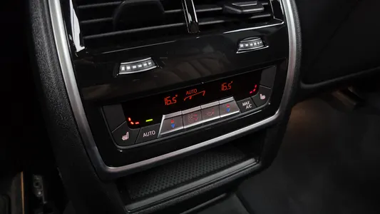 BMW X5 (G05) M60i 2025 30
