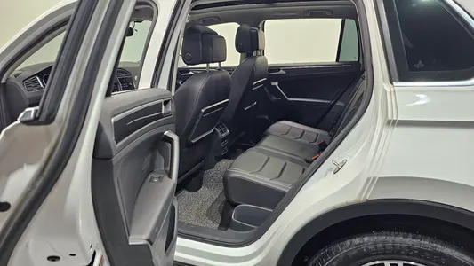Volkswagen 2 2.0 TDI 2020 26