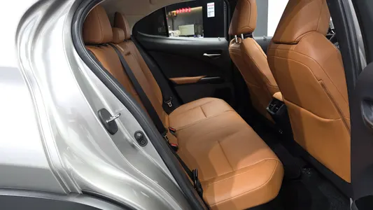 Lexus UX250h 2.0 2WD 2019 12