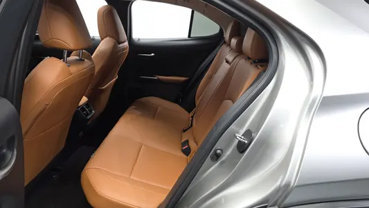 Lexus UX250h 2.0 2WD 2019 26