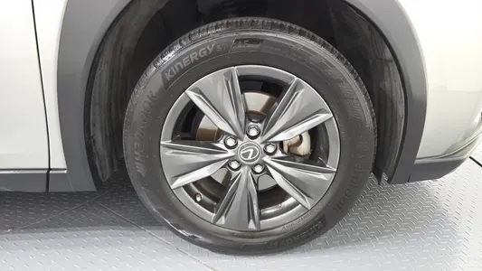 Lexus UX250h 2.0 2WD 2019 21