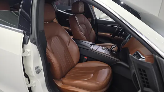 Maserati 기블리 3.0 2019 26