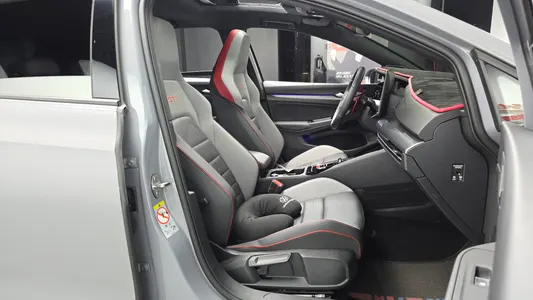 Volkswagen 8 2.0 GTI 2025 10