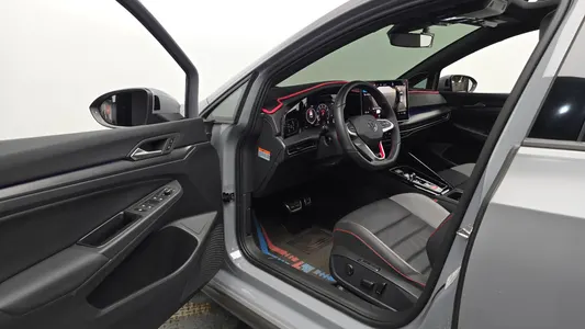 Volkswagen 8 2.0 GTI 2025 9