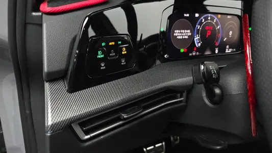 Volkswagen 8 2.0 GTI 2025 28