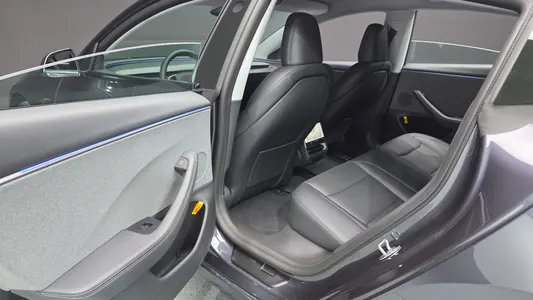 Tesla 3 RWD 2026 12