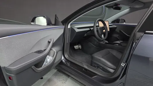 Tesla 3 RWD 2026 18