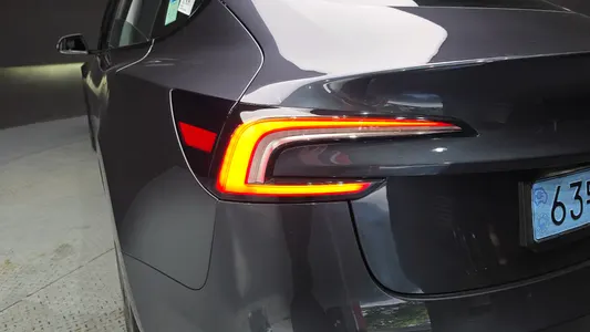 Tesla 3 RWD 2026 23