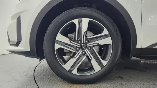Kia 4 HEV 1.6 2WD 2022 5