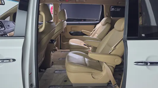 Kia 카니발 9 2018 12